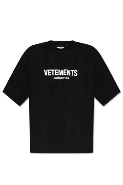 Vetements Logo Printed Crewneck T-shirt In Black