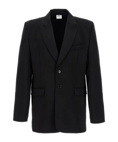 VETEMENTS VETEMENTS LOGO EMBROIDERED SINGLE-BREASTED BLAZER