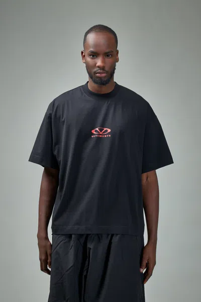 Vetements Oval Logo Cropped Boxy T-shirt In Black