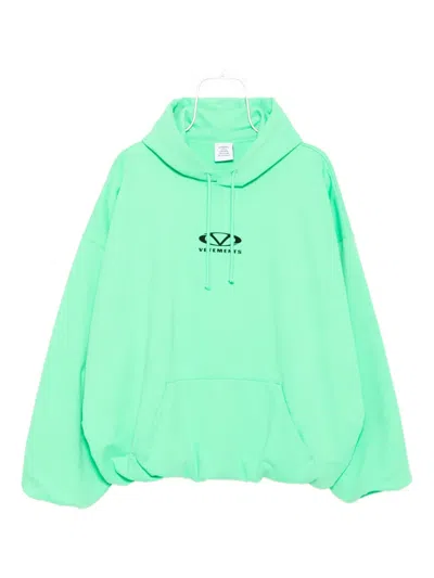 Vetements Oval Logo Hoodie In Green