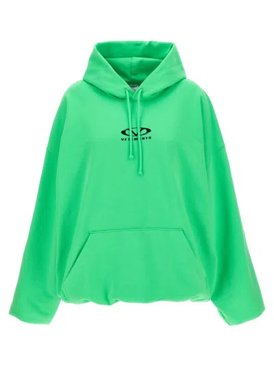 Vetements Oval Logo Hoodie In Green