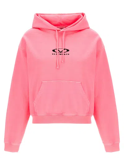 VETEMENTS PINK OVAL LOGO HOODIE