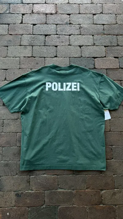 Pre-owned Vetements Polizei Tee In Green