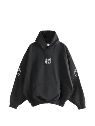 Vetements Printed Hoodie In Black