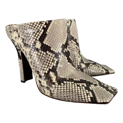 Pre-owned Vetements Size 9 Sq Toe Snake Boomerang Mule In Brown