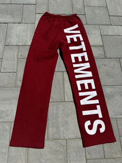 Pre-owned Vetements Spellout Big Logo Sweatpants In Red