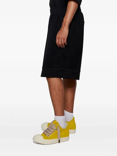 Vetements Towel Shorts In Black