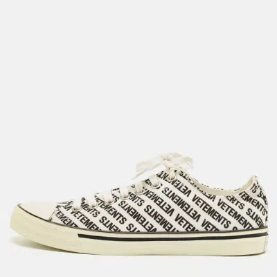 Vetements White/black Logo Print Canvas Low Top Sneakers
