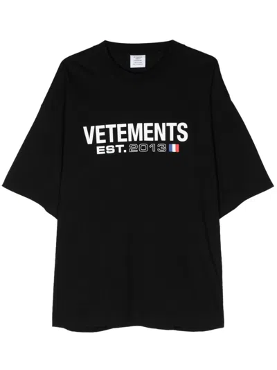 Vetements Women's Cotton T-shirt With Logo Print In Black