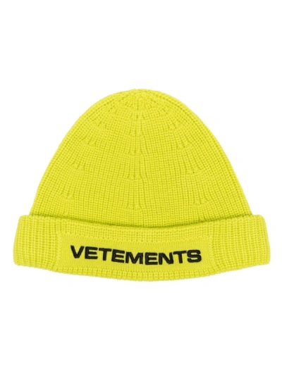 Vetements Wool Hat In Green