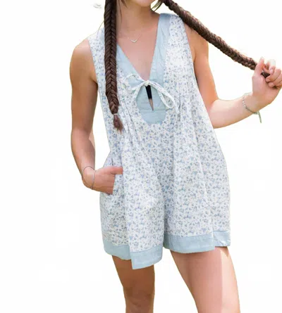 Veveret Free Spirited Romper In Light Blue