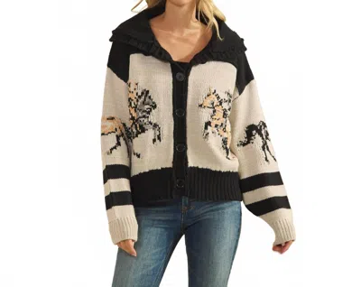 Veveret Horse Print Sweater In Black In Multi