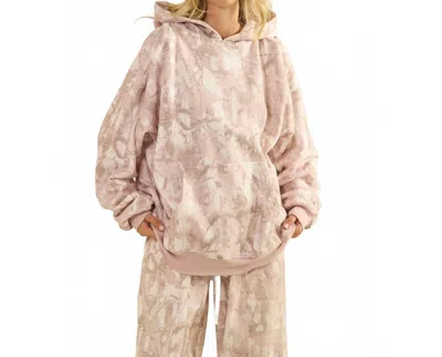 Veveret Printed Fleece Hoodie In Pink Camo