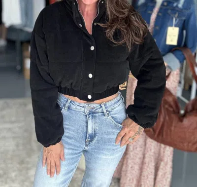 Veveret Snow Bound Puffer Crop Bomber Jacket In Black