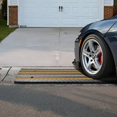 Vevor Driveway Rubber Curb Ramp 33000 Lbs 2.6 In Rise Threshold Ramp In Black;yellow
