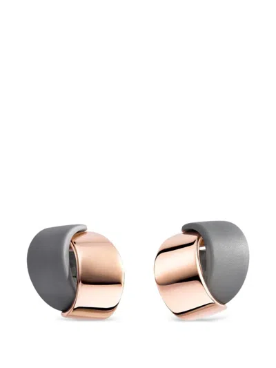Vhernier Curved-design Earrings In Gold
