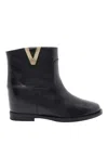 Via Roma 15 Black V Booties In Black