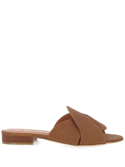 Via Roma 15 Flat Shoes In Brown