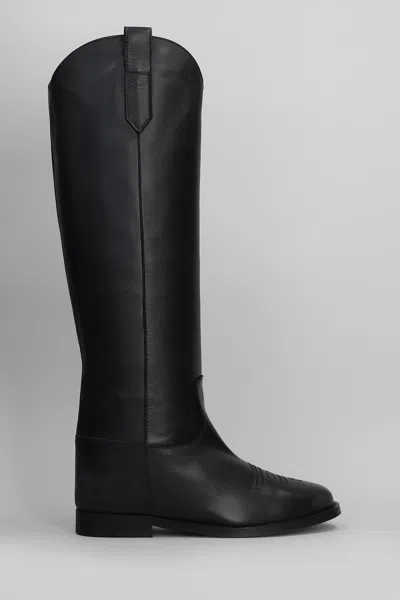 Via Roma 15 In Black Leather
