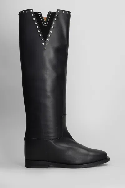 Via Roma 15 In Black Leather