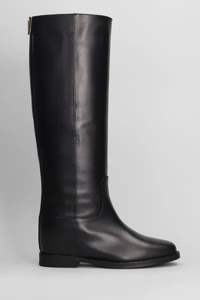 Via Roma 15 In Black Leather