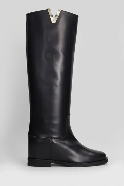 Via Roma 15 In Black Leather