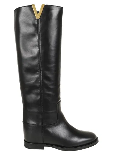 Via Roma 15 Golden V Detailed Boots In Black