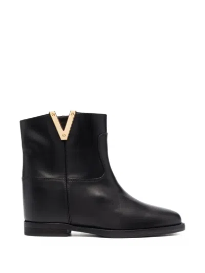Via Roma 15 Logo-plaque Almond-toe Ankle Boots In Black