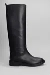 Via Roma 15 Low Heels Boots In Black Leather In Black