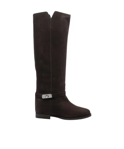 Via Roma 15 Round-toe Boots In Brown