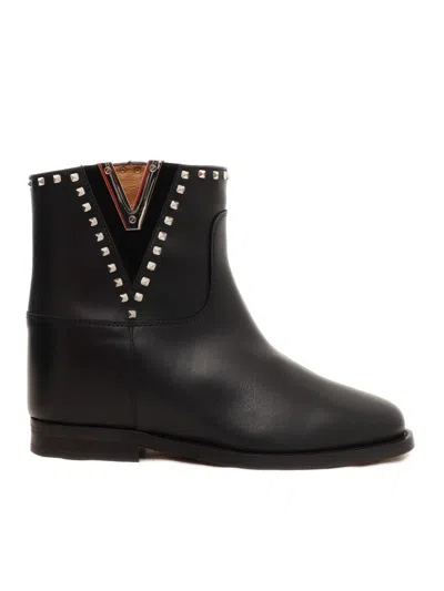 VIA ROMA 15 V-CUT ANKLE BOOT ADORNED