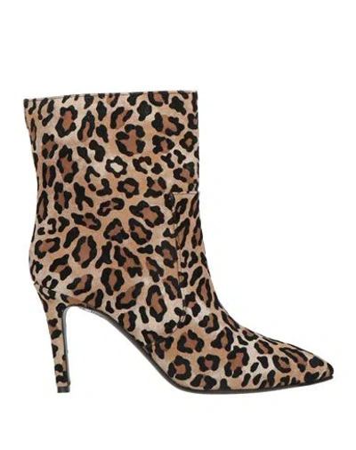 Via Roma 15 Woman Ankle Boots Sand Size 7.5 Leather In Brown