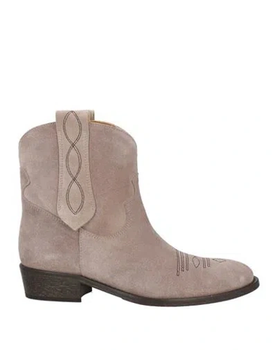 Via Roma 15 Woman Ankle Boots Taupe Size 7.5 Leather In Gray