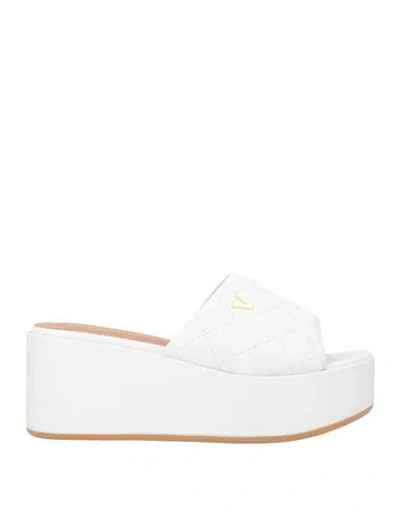 Via Roma 15 Woman Sandals White Size 8 Leather