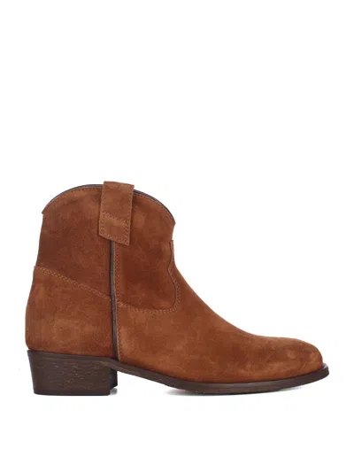 Via Roma 15 Women Boots In Brown