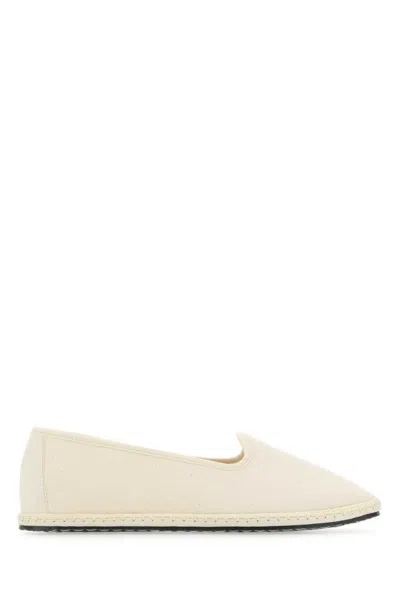 VIBI VENEZIA WHITE SLIP ON LOAFERS