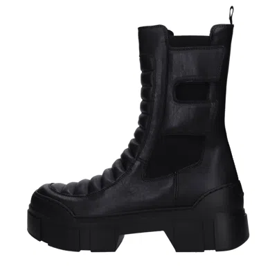Vic Matie Boots In Black
