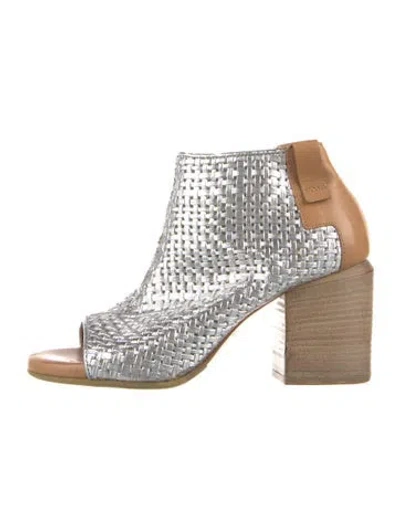 Pre-owned Vic Matie Leather Patterned Sandals In Silver