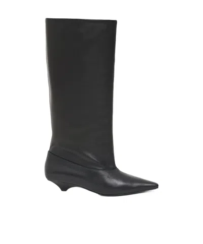 Vic Matie Pointed-toe Ankle Boots In Black