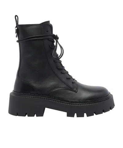 Vic Matie Round Toe Ankle Boots In Black