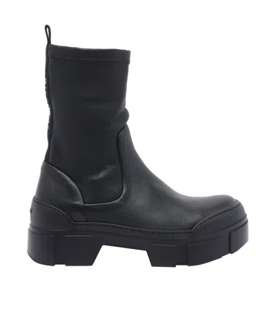 Vic Matie Round Toe Boots In Black