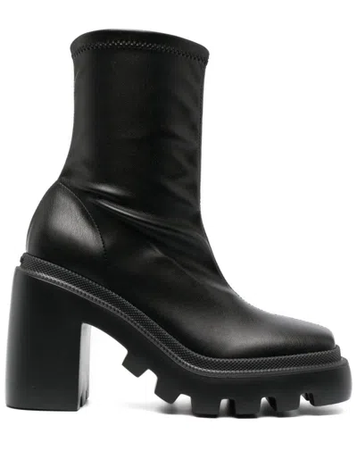 Vic Matie Saudi Bootie In Black