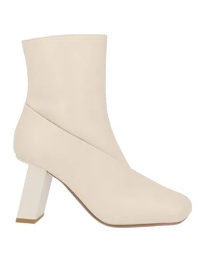 Vic Matie Vic Matiē Woman Ankle Boots Beige Size 6 Leather In Neutral