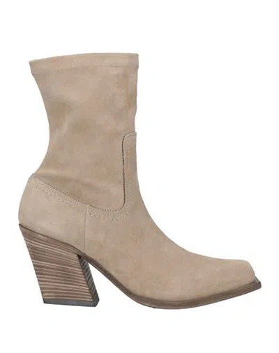 Vic Matie Vic Matiē Woman Ankle Boots Beige Size 7.5 Leather In Neutral