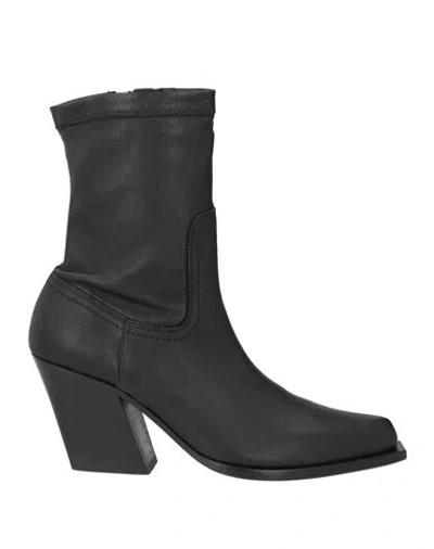 Vic Matie Vic Matiē Woman Ankle Boots Black Size 7 Leather