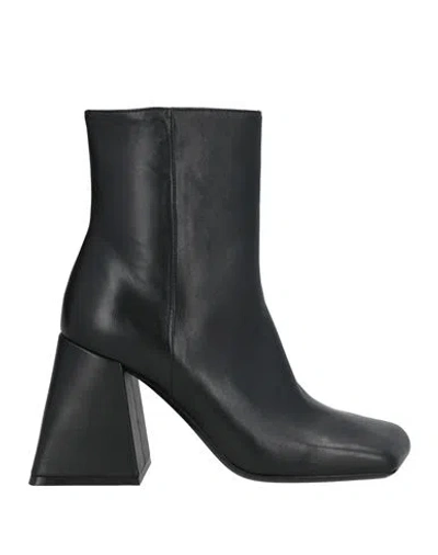 Vic Matie Vic Matiē Woman Ankle Boots Black Size 8 Leather