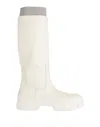 Vic Matie Knee Boots In White