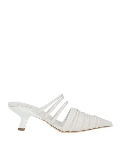 Vic Matie Vic Matiē Woman Mules & Clogs Off White Size 9.5 Leather