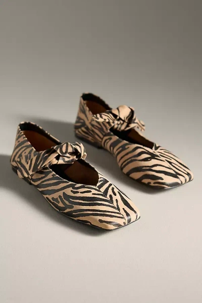 Vicenza Bow Mary Jane Flats In Sand