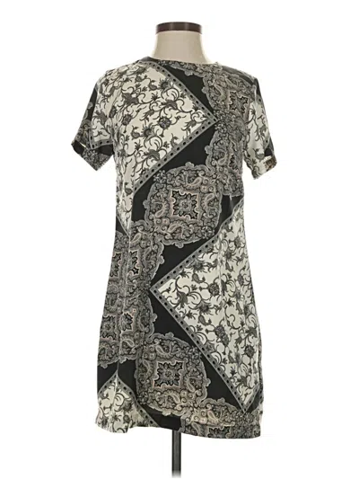 Pre-owned Vici Casual Dress In Gray